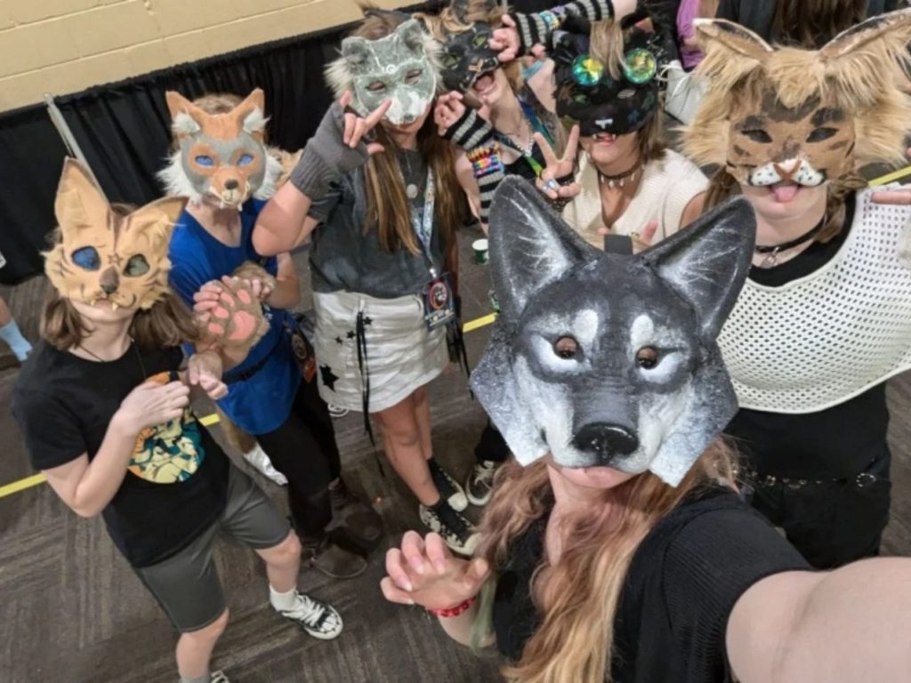 Therian-en-monterrey-fenomeno-viral-movimiento-social-identidad-animal