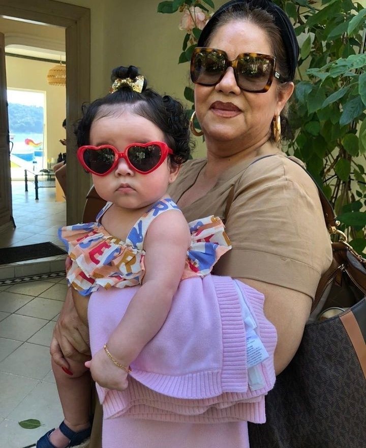 Mamá De Kimberly Loaiza Con Su Nieta Hace Unos Años