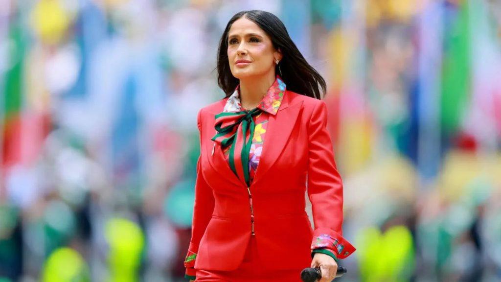 Salma Hayek Presume La Copa Del Mundo › Guadalupa Ciudadana